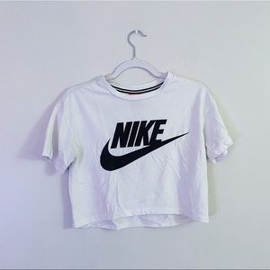 Nike Cropped Athletic Tee